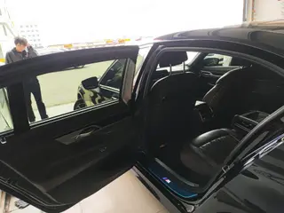BMW 7 Series 2021 740Li Leading Type M Sports suit interior photo 6 BMW 7 Series 2021 740Li Leading Type M Sports suit interior photo 6