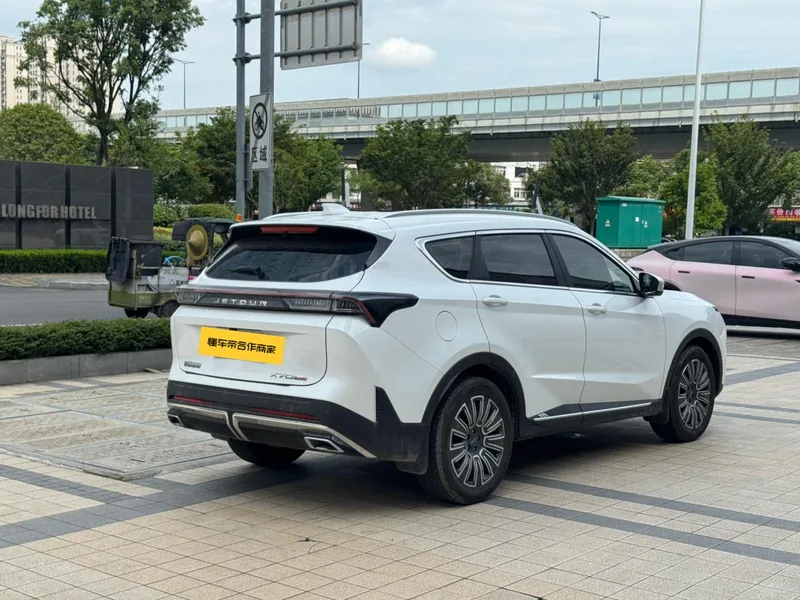 Jetour X70 PLUS 2025 1.5T 6DCT Роскошная версия 7 Кресло интерьер фото 11 Jetour X70 PLUS 2025 1.5T 6DCT Роскошная версия 7 Кресло интерьер фото 11