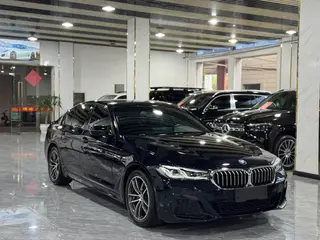 BMW 5 Series 2022 525i M Ensemble de sport extérieur photo 3 BMW 5 Series 2022 525i M Ensemble de sport extérieur photo 3