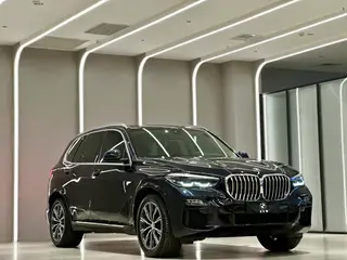 BMW X5 2021 Mise à jour xDrive30i M Ensemble de sport extérieur photo 3 BMW X5 2021 Mise à jour xDrive30i M Ensemble de sport extérieur photo 3