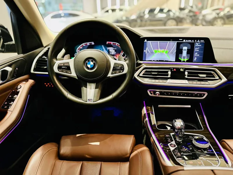 BMW X5 2021 Mise à jour xDrive30i M Ensemble de sport intérieur photo 7 BMW X5 2021 Mise à jour xDrive30i M Ensemble de sport intérieur photo 7
