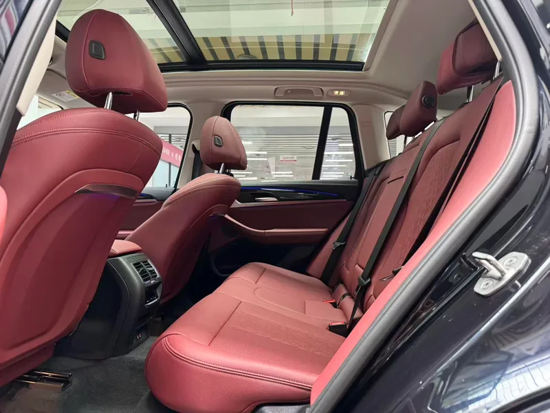 BMW X3 2022 Restyling xDrive25i M Sports suit interior photo 13 BMW X3 2022 Restyling xDrive25i M Sports suit interior photo 13