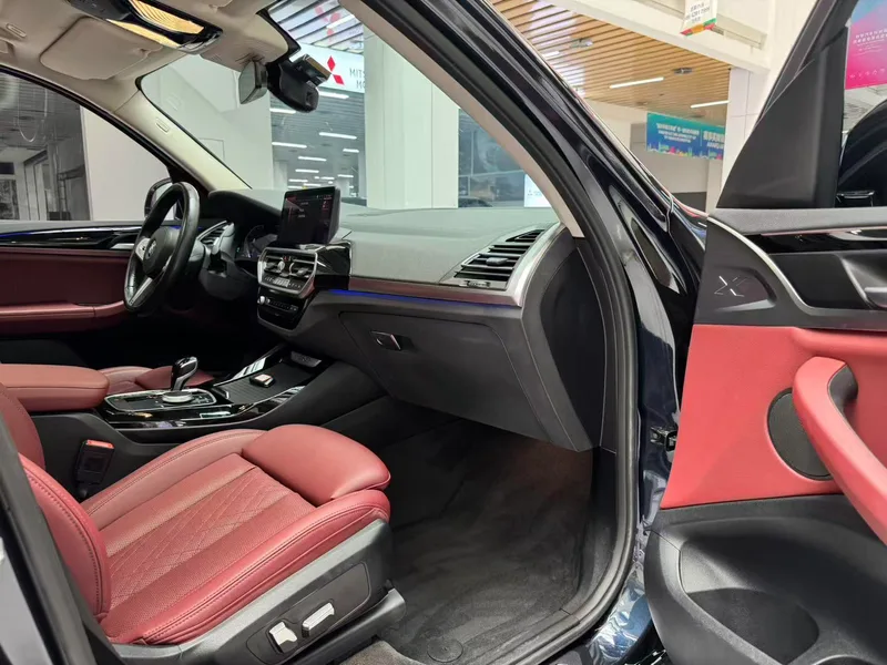 BMW X3 2022 Restyling xDrive25i M Sports suit interior photo 15 BMW X3 2022 Restyling xDrive25i M Sports suit interior photo 15