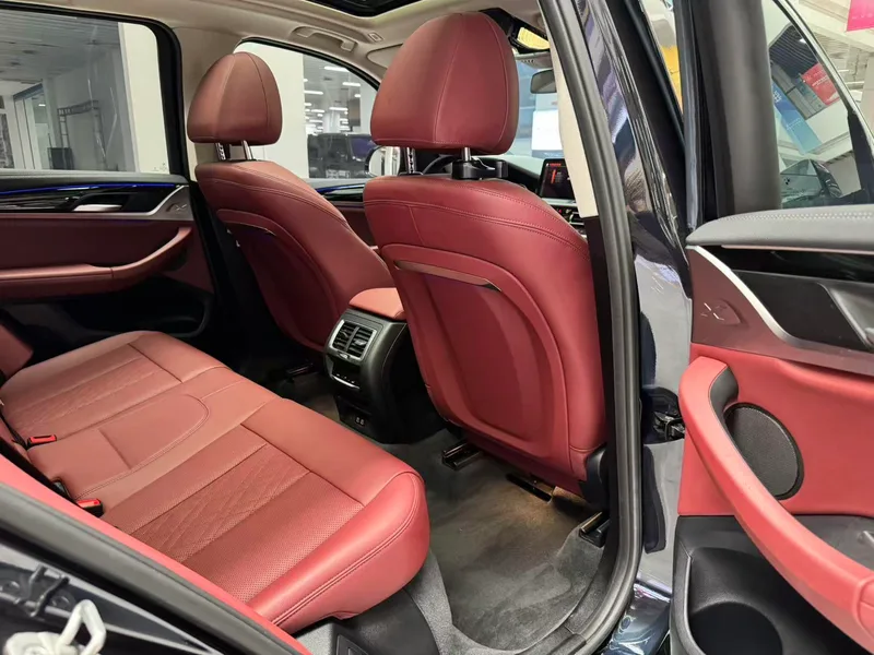 BMW X3 2022 Restyling xDrive25i M Sports suit interior photo 19 BMW X3 2022 Restyling xDrive25i M Sports suit interior photo 19
