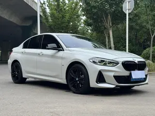 BMW 1 Series 2023 125i M Édition de nuit sportive Yao extérieur photo 5 BMW 1 Series 2023 125i M Édition de nuit sportive Yao extérieur photo 5