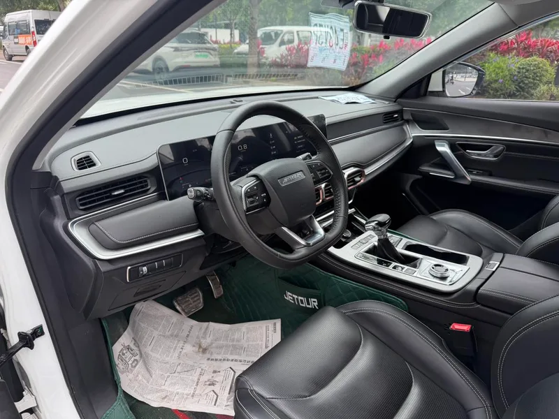 Jetour X70 PLUS 2021 1.5T DCT Montaña 7 Asiento interior foto 16 Jetour X70 PLUS 2021 1.5T DCT Montaña 7 Asiento interior foto 16