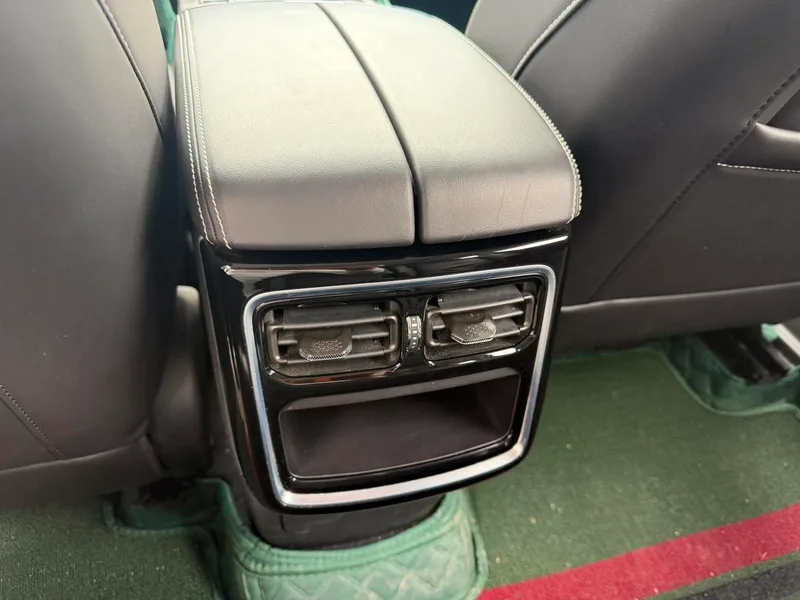 Jetour X70 PLUS 2021 1.5T DCT Montaña 7 Asiento interior foto 18 Jetour X70 PLUS 2021 1.5T DCT Montaña 7 Asiento interior foto 18