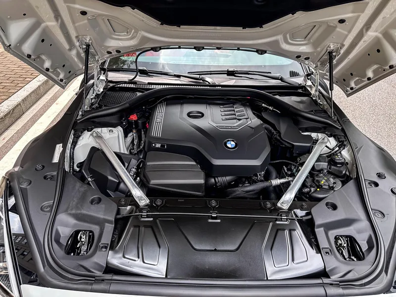 BMW Z4 2023 sDrive 25i M Sports suit interior photo 15 BMW Z4 2023 sDrive 25i M Sports suit interior photo 15