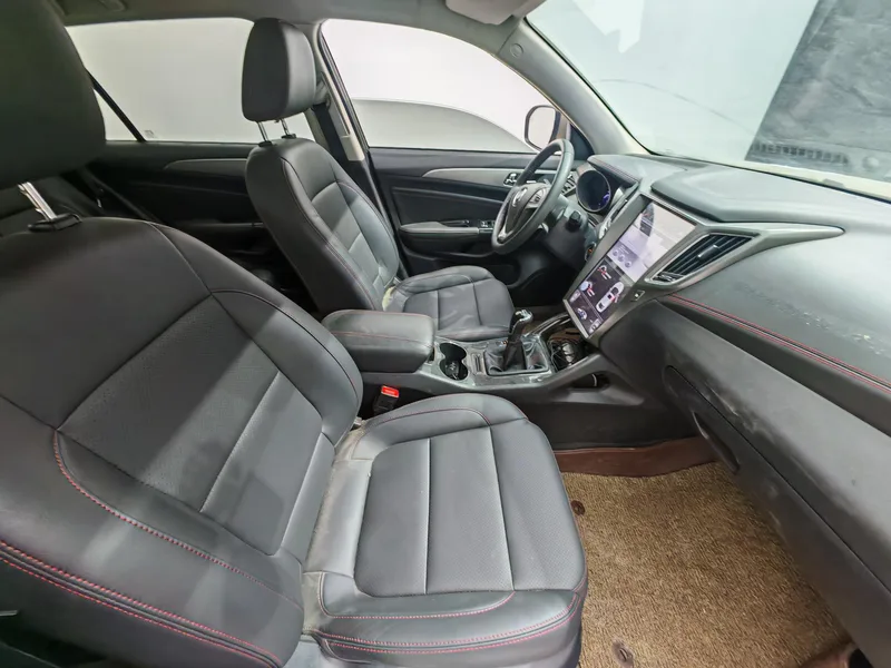 Changan CS75 2017 Version Scirocco 1.5T Type de plaisir de front manuel intérieur photo 6 Changan CS75 2017 Version Scirocco 1.5T Type de plaisir de front manuel intérieur photo 6