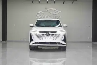 Changan CS75 PLUS 2023 Troisième génération 1.5T Type pilote automatique extérieur photo 2 Changan CS75 PLUS 2023 Troisième génération 1.5T Type pilote automatique extérieur photo 2