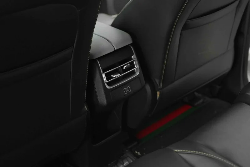 Changan CS75 PLUS 2023 Troisième génération 1.5T Type pilote automatique intérieur photo 11 Changan CS75 PLUS 2023 Troisième génération 1.5T Type pilote automatique intérieur photo 11