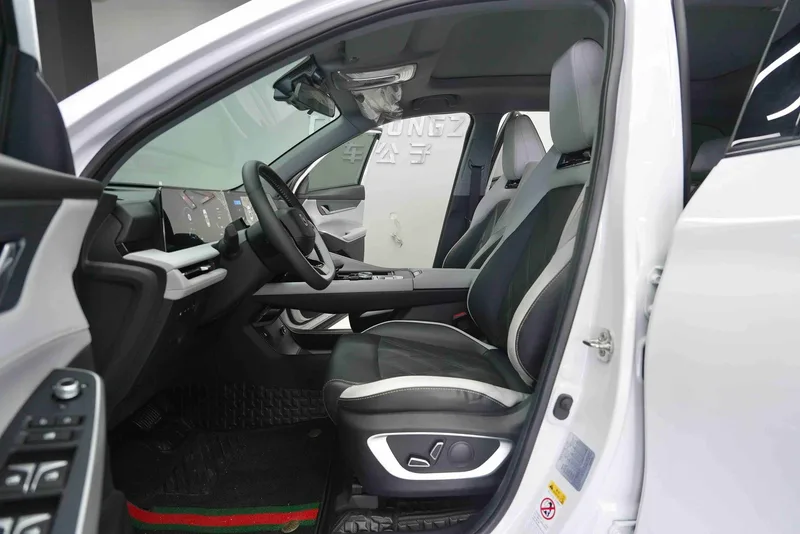 Changan CS75 PLUS 2023 Troisième génération 1.5T Type pilote automatique intérieur photo 12 Changan CS75 PLUS 2023 Troisième génération 1.5T Type pilote automatique intérieur photo 12
