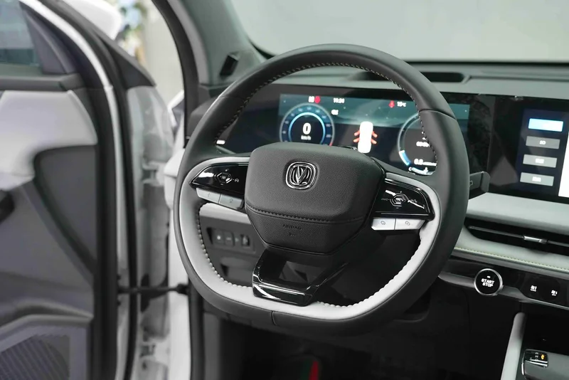 Changan CS75 PLUS 2023 Troisième génération 1.5T Type pilote automatique intérieur photo 18 Changan CS75 PLUS 2023 Troisième génération 1.5T Type pilote automatique intérieur photo 18