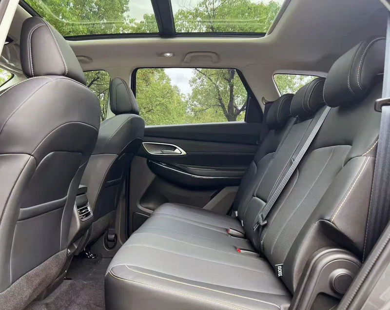Changan CS75 2026 PRO 1.5T DCT Tipo de lujo 7 Asiento interior foto 11 Changan CS75 2026 PRO 1.5T DCT Tipo de lujo 7 Asiento interior foto 11