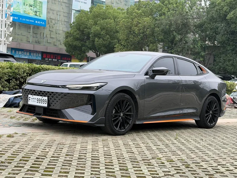 Changan UNI-V 2025 1.5T 500Bar Luxury sports-style exterior photo 1 Changan UNI-V 2025 1.5T 500Bar Luxury sports-style exterior photo 1