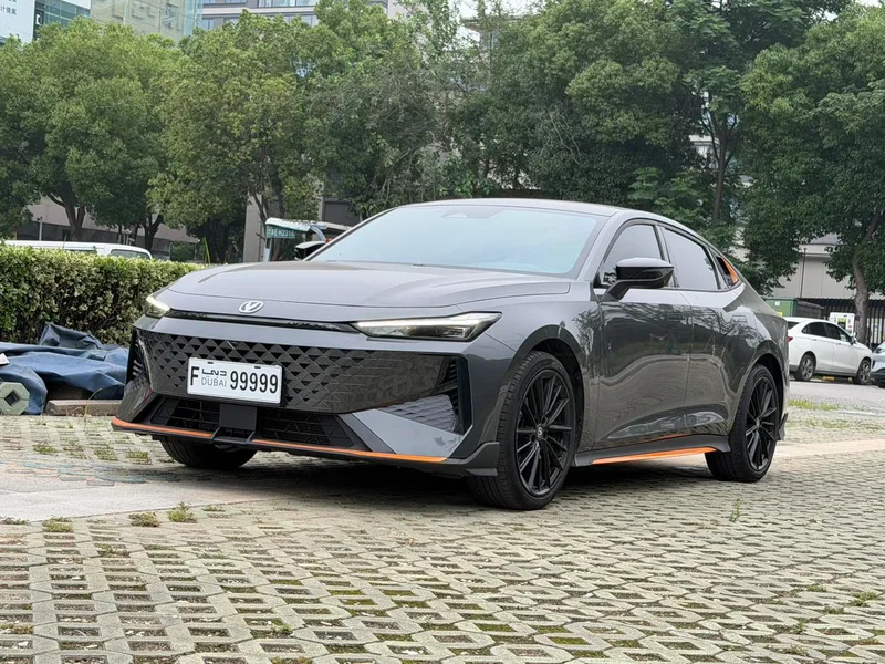 Changan UNI-V 2025 1.5T 500Bar Luxury sports-style exterior photo 2 Changan UNI-V 2025 1.5T 500Bar Luxury sports-style exterior photo 2
