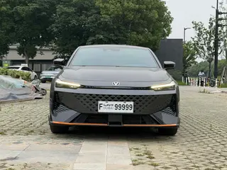 Changan UNI-V 2025 1.5T 500Bar Luxury sports-style exterior photo 3 Changan UNI-V 2025 1.5T 500Bar Luxury sports-style exterior photo 3