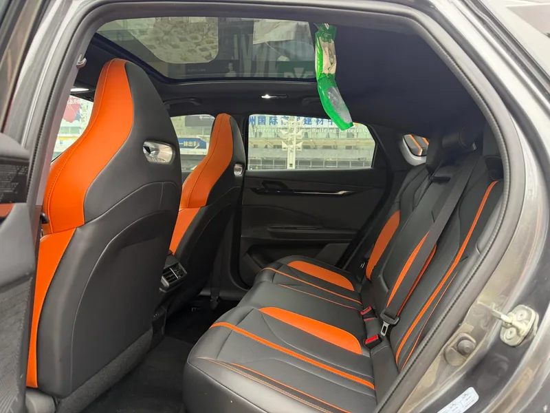 Changan UNI-V 2025 1.5T 500Bar Luxury sports-style interior photo 8 Changan UNI-V 2025 1.5T 500Bar Luxury sports-style interior photo 8