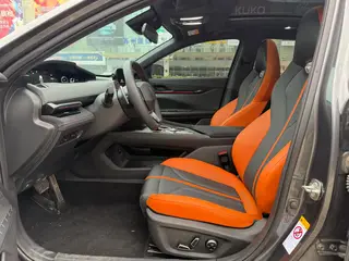 Changan UNI-V 2025 1.5T 500Bar Luxury sports-style interior photo 9 Changan UNI-V 2025 1.5T 500Bar Luxury sports-style interior photo 9