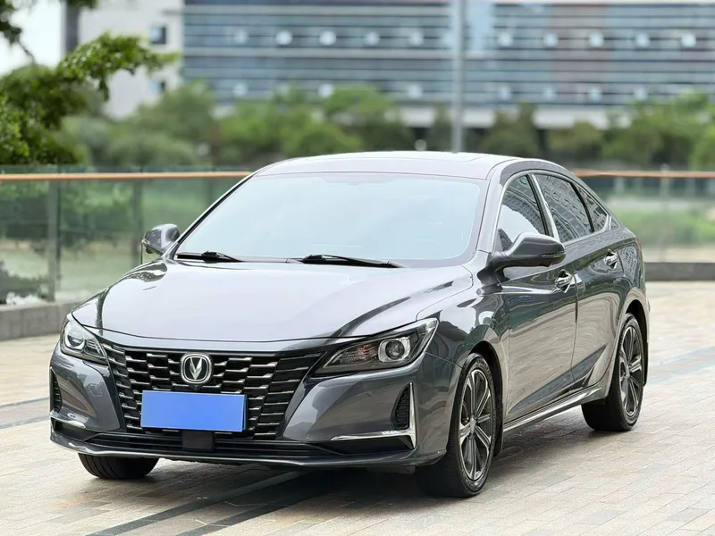 Changan Raeton CC 2022 Versión de la ballena azul 1.5T DCT De lujo exterior foto 1 Changan Raeton CC 2022 Versión de la ballena azul 1.5T DCT De lujo exterior foto 1
