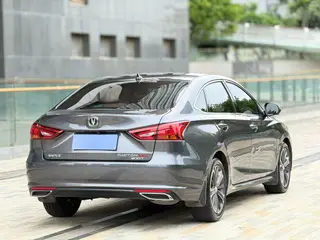 Changan Raeton CC 2022 Versión de la ballena azul 1.5T DCT De lujo exterior foto 2 Changan Raeton CC 2022 Versión de la ballena azul 1.5T DCT De lujo exterior foto 2