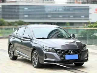 Changan Raeton CC 2022 Versión de la ballena azul 1.5T DCT De lujo exterior foto 5 Changan Raeton CC 2022 Versión de la ballena azul 1.5T DCT De lujo exterior foto 5