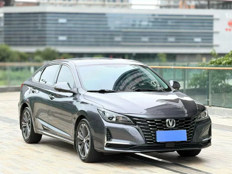 Changan Raeton CC 2022 Versión de la ballena azul 1.5T DCT De lujo exterior foto 5 Changan Raeton CC 2022 Versión de la ballena azul 1.5T DCT De lujo exterior foto 5