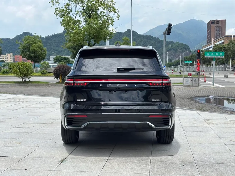 Geely Monjaro 2025 2.0TD Gaogong automatique à deux roues motrices Dongfang Yao remporte la version étoile extérieur photo 5 Geely Monjaro 2025 2.0TD Gaogong automatique à deux roues motrices Dongfang Yao remporte la version étoile extérieur photo 5