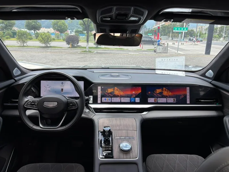Geely Monjaro 2025 2.0TD Gaogong automatique à deux roues motrices Dongfang Yao remporte la version étoile intérieur photo 16 Geely Monjaro 2025 2.0TD Gaogong automatique à deux roues motrices Dongfang Yao remporte la version étoile intérieur photo 16