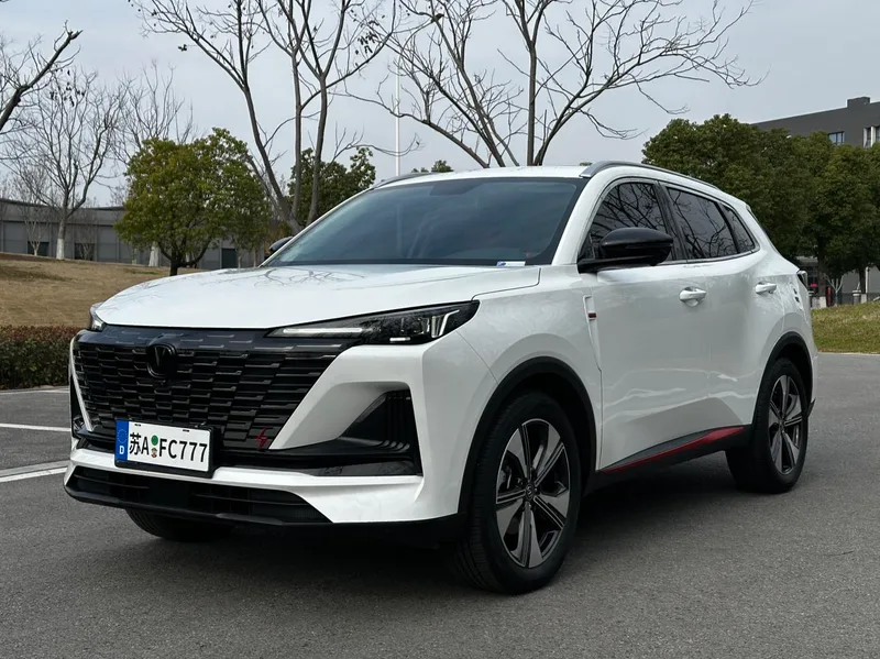 Changan CS55 PLUS 2022 Version baleine bleue 1.5T DCT Finition premium extérieur photo 1 Changan CS55 PLUS 2022 Version baleine bleue 1.5T DCT Finition premium extérieur photo 1