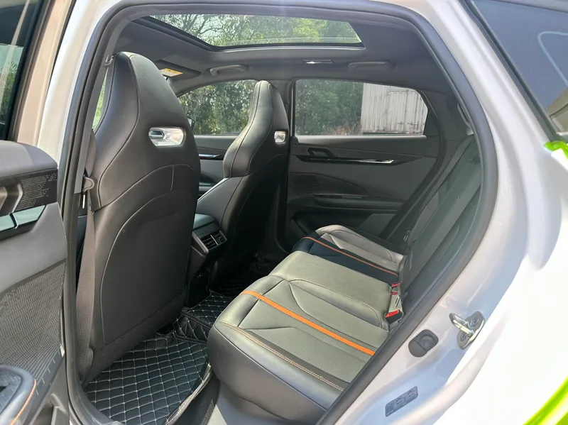 Changan UNI-V 2024 1.5T Acabado premium exterior foto 6 Changan UNI-V 2024 1.5T Acabado premium exterior foto 6