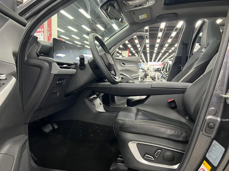 Changan CS75 PLUS 2022 Second generation 1.5T Automatic pilot type exterior photo 5 Changan CS75 PLUS 2022 Second generation 1.5T Automatic pilot type exterior photo 5