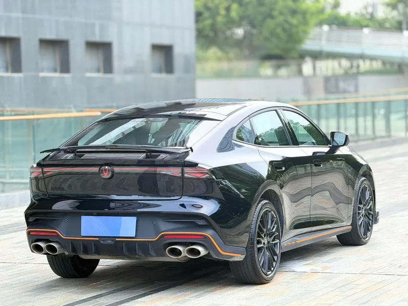 Changan UNI-V 2025 Третье поколение 2.0T Тип энергичного экстерьер фото 2 Changan UNI-V 2025 Третье поколение 2.0T Тип энергичного экстерьер фото 2