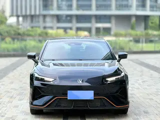Changan UNI-V 2025 Третье поколение 2.0T Тип энергичного экстерьер фото 3 Changan UNI-V 2025 Третье поколение 2.0T Тип энергичного экстерьер фото 3