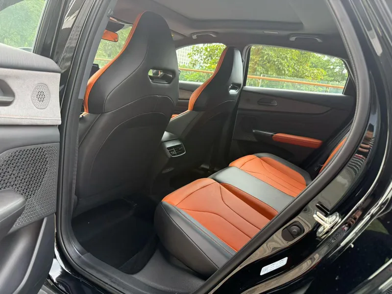 Changan UNI-V 2025 Третье поколение 2.0T Тип энергичного интерьер фото 8 Changan UNI-V 2025 Третье поколение 2.0T Тип энергичного интерьер фото 8