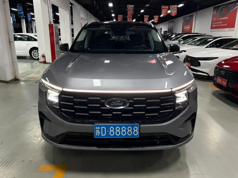 Ford Edge 2025 Edge L 2.0T EcoBoost E Hybrid four-wheel drive seven-seat supreme type interior photo 12 Ford Edge 2025 Edge L 2.0T EcoBoost E Hybrid four-wheel drive seven-seat supreme type interior photo 12