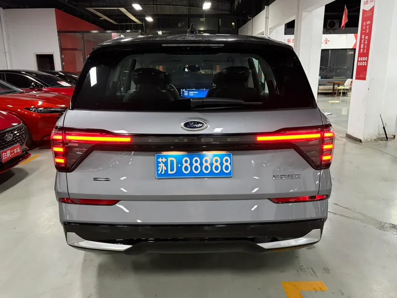 Ford Edge 2025 Edge L 2.0T EcoBoost E Hybrid four-wheel drive seven-seat supreme type interior photo 15 Ford Edge 2025 Edge L 2.0T EcoBoost E Hybrid four-wheel drive seven-seat supreme type interior photo 15