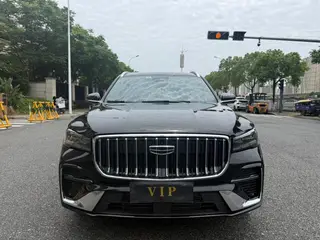 Geely Monjaro 2026 2.0TD Высокая работа автоматически с двумя приводами экстерьер фото 2 Geely Monjaro 2026 2.0TD Высокая работа автоматически с двумя приводами экстерьер фото 2