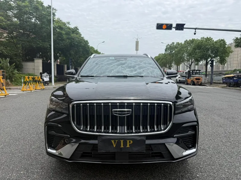 Geely Monjaro 2026 2.0TD Высокая работа автоматически с двумя приводами экстерьер фото 2 Geely Monjaro 2026 2.0TD Высокая работа автоматически с двумя приводами экстерьер фото 2