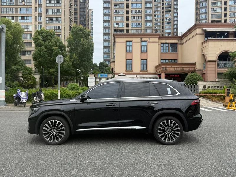 Geely Monjaro 2026 2.0TD Высокая работа автоматически с двумя приводами экстерьер фото 8 Geely Monjaro 2026 2.0TD Высокая работа автоматически с двумя приводами экстерьер фото 8