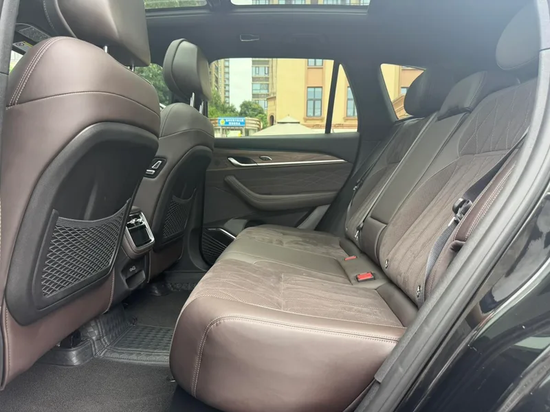 Geely Monjaro 2026 2.0TD Высокая работа автоматически с двумя приводами интерьер фото 11 Geely Monjaro 2026 2.0TD Высокая работа автоматически с двумя приводами интерьер фото 11