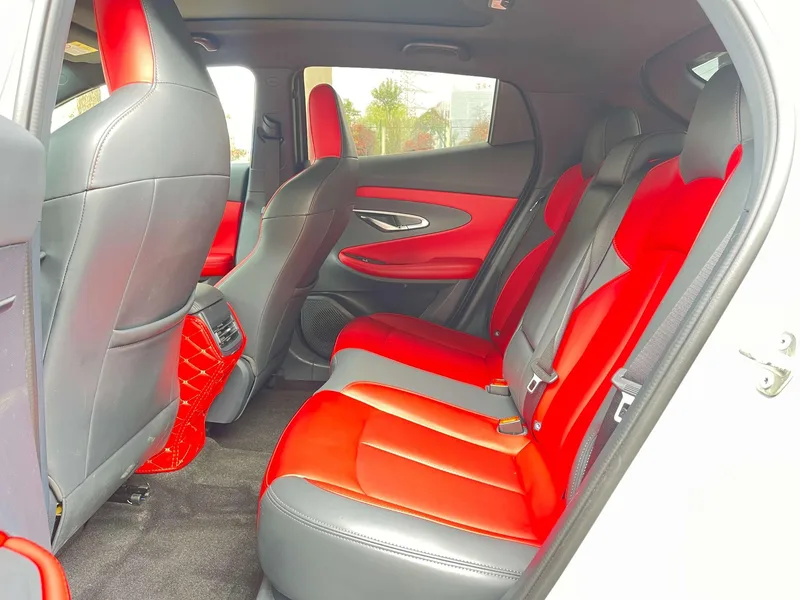 Changan UNI-T 2020 1.5T Modelo insignia interior foto 12 Changan UNI-T 2020 1.5T Modelo insignia interior foto 12