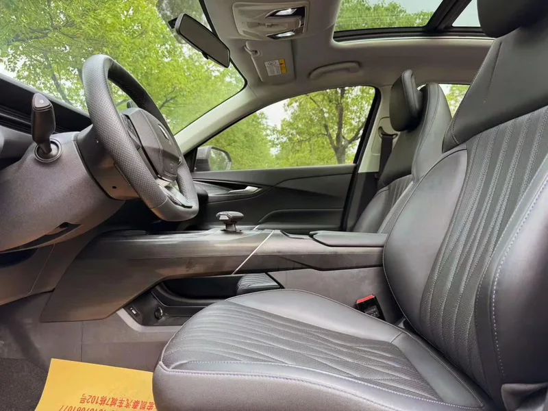 Changan Eado 2024 1.5T DCT Modelo insignia interior foto 10 Changan Eado 2024 1.5T DCT Modelo insignia interior foto 10