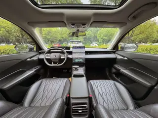 Changan Eado 2024 1.5T DCT Modelo insignia interior foto 12 Changan Eado 2024 1.5T DCT Modelo insignia interior foto 12