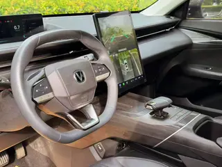 Changan Eado 2024 1.5T DCT Modelo insignia interior foto 14 Changan Eado 2024 1.5T DCT Modelo insignia interior foto 14