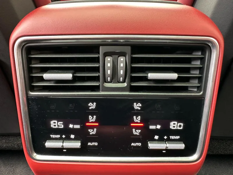 Porsche Cayenne 2019 Cayenne 3.0T interior foto 11