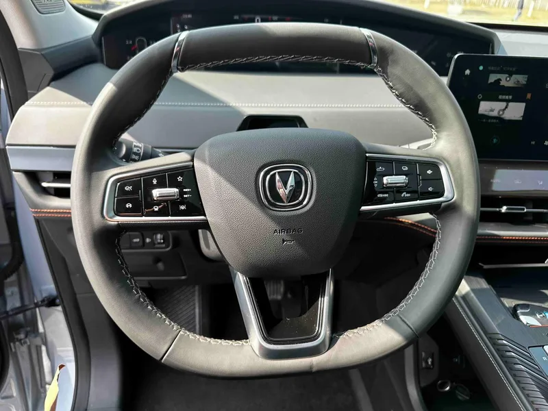 Changan UNI-K 2021 2.0T Type de luxe intérieur photo 13 Changan UNI-K 2021 2.0T Type de luxe intérieur photo 13