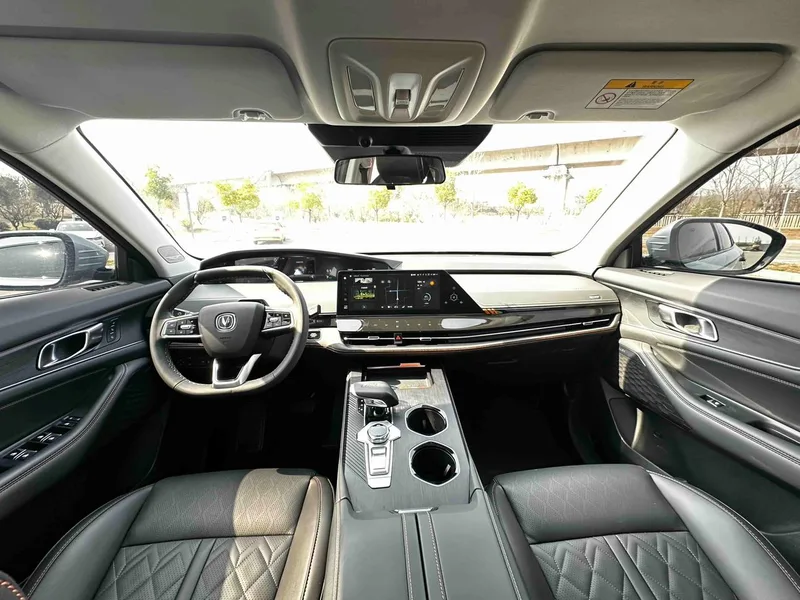 Changan UNI-K 2021 2.0T Type de luxe intérieur photo 16 Changan UNI-K 2021 2.0T Type de luxe intérieur photo 16