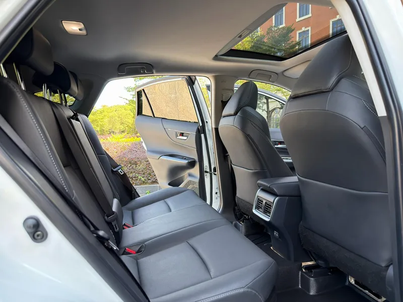 Toyota Venza 2022 Doble motor 2.5L CVT Versión de lujo de tracción en dos ruedas exterior foto 6