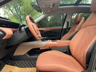 Changan Eado 2024 1.5T DCT Modelo insignia interior foto 10 Changan Eado 2024 1.5T DCT Modelo insignia interior foto 10